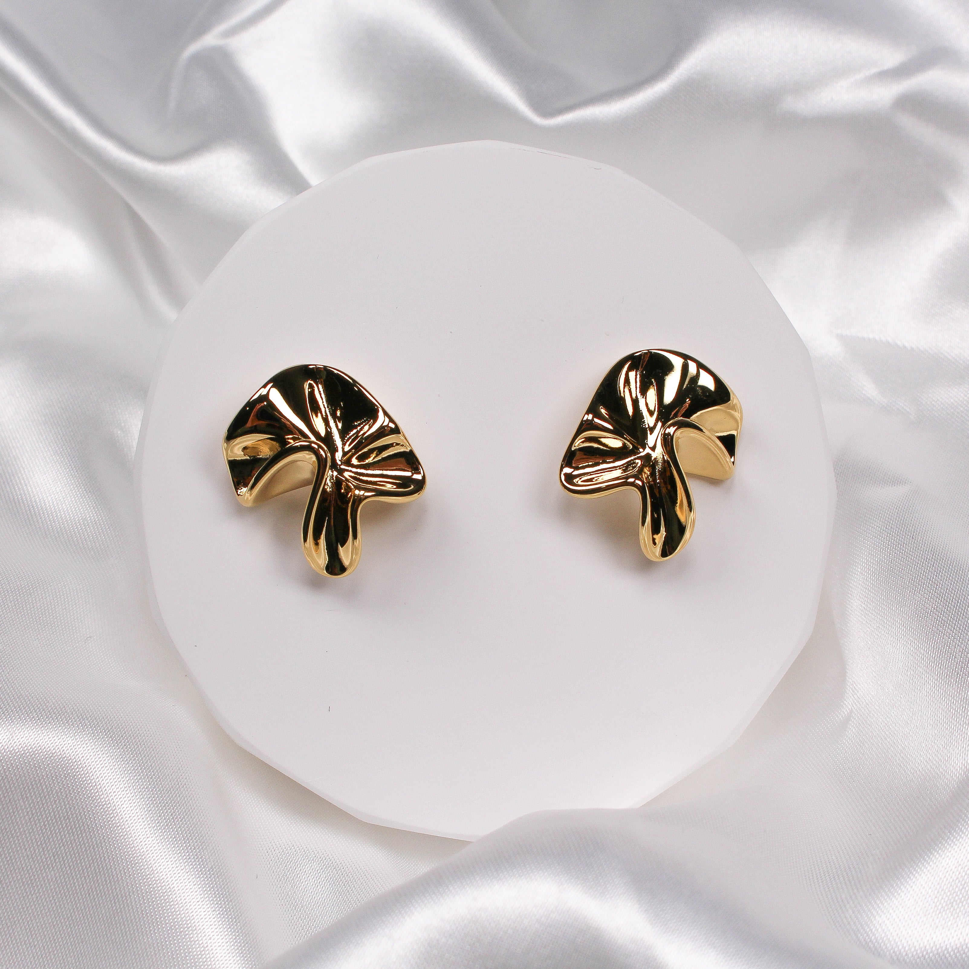 RHODES EARRINGS GOLD - Black & Bloom