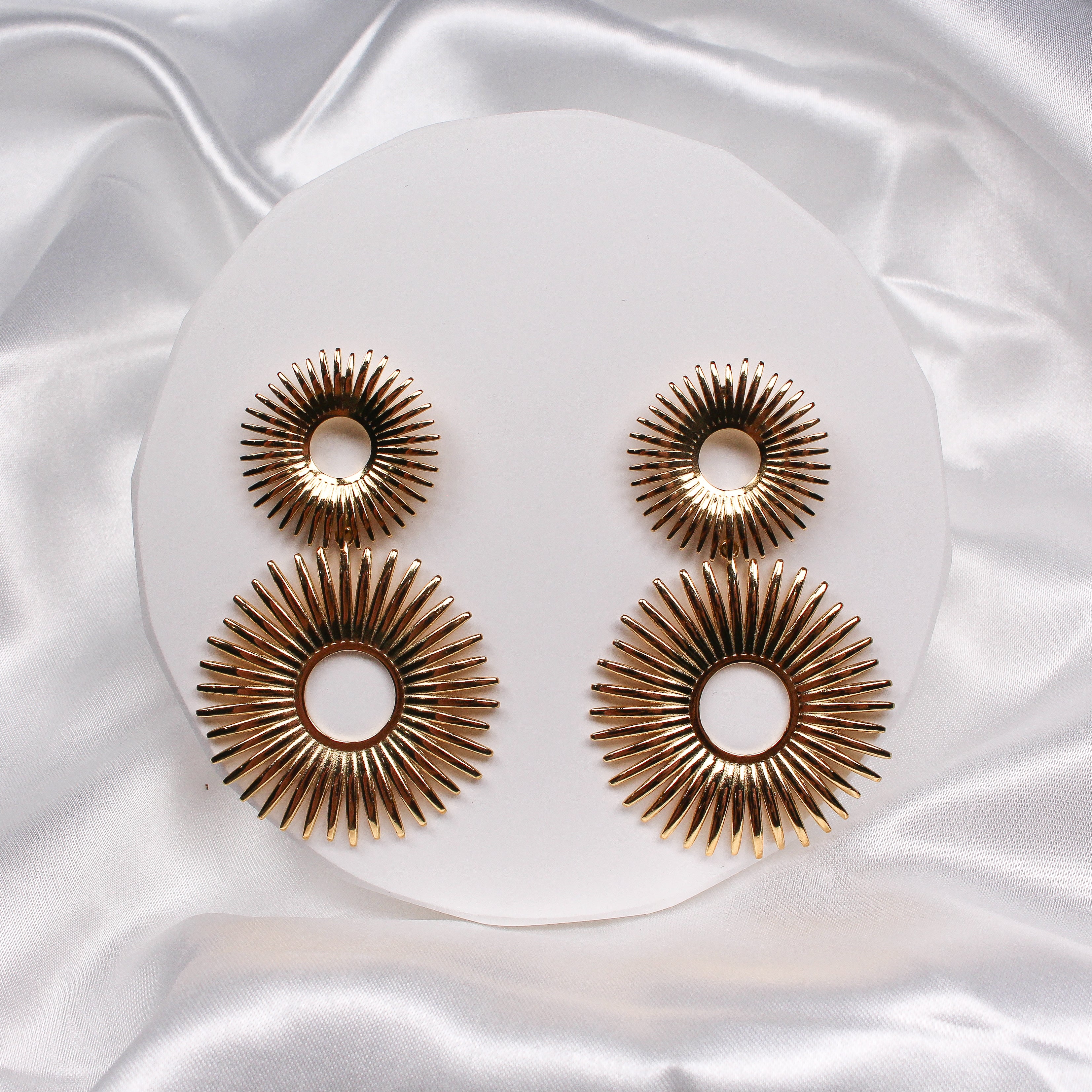 IRIS EARRINGS - Black & Bloom