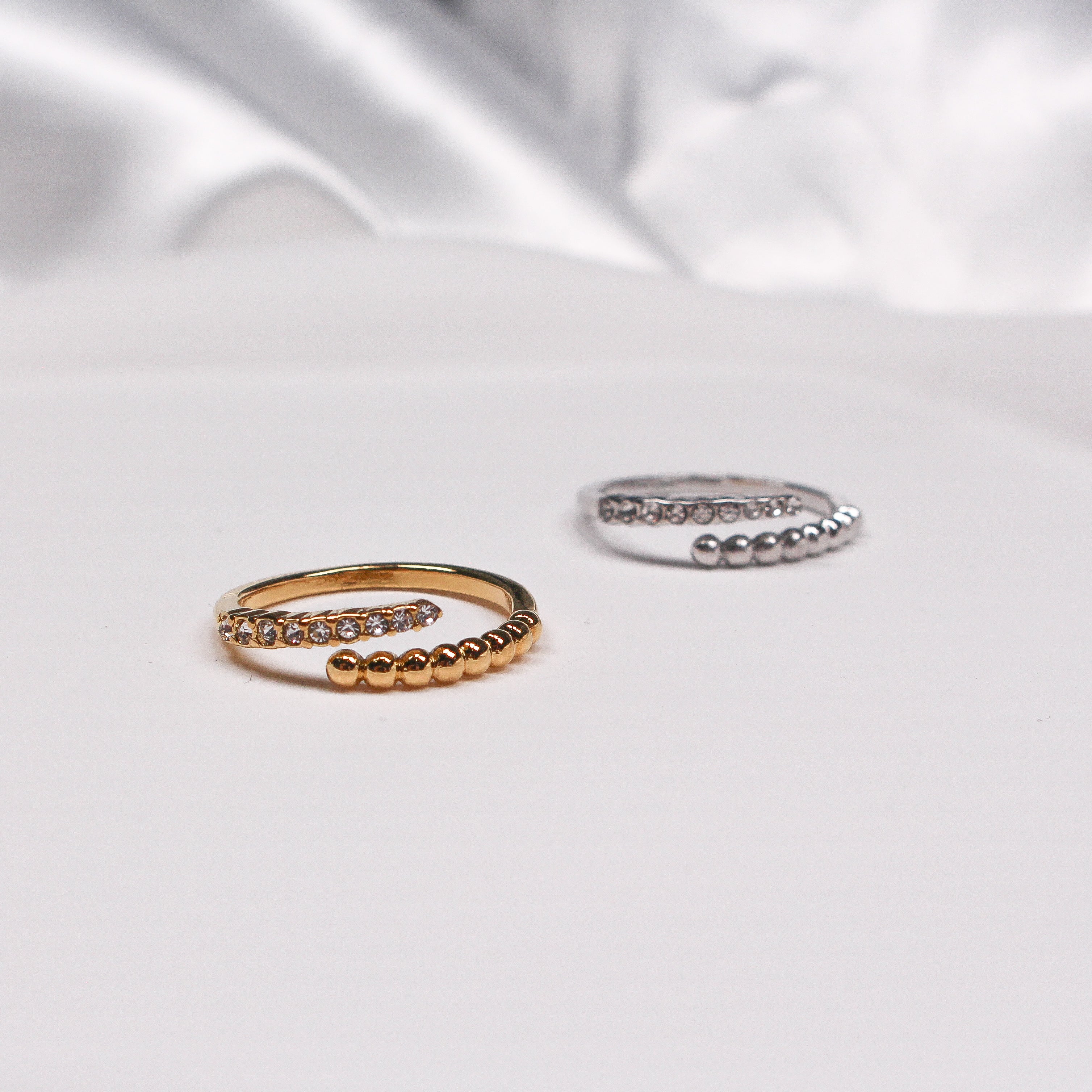 SERENA RING GOLD - Black & Bloom