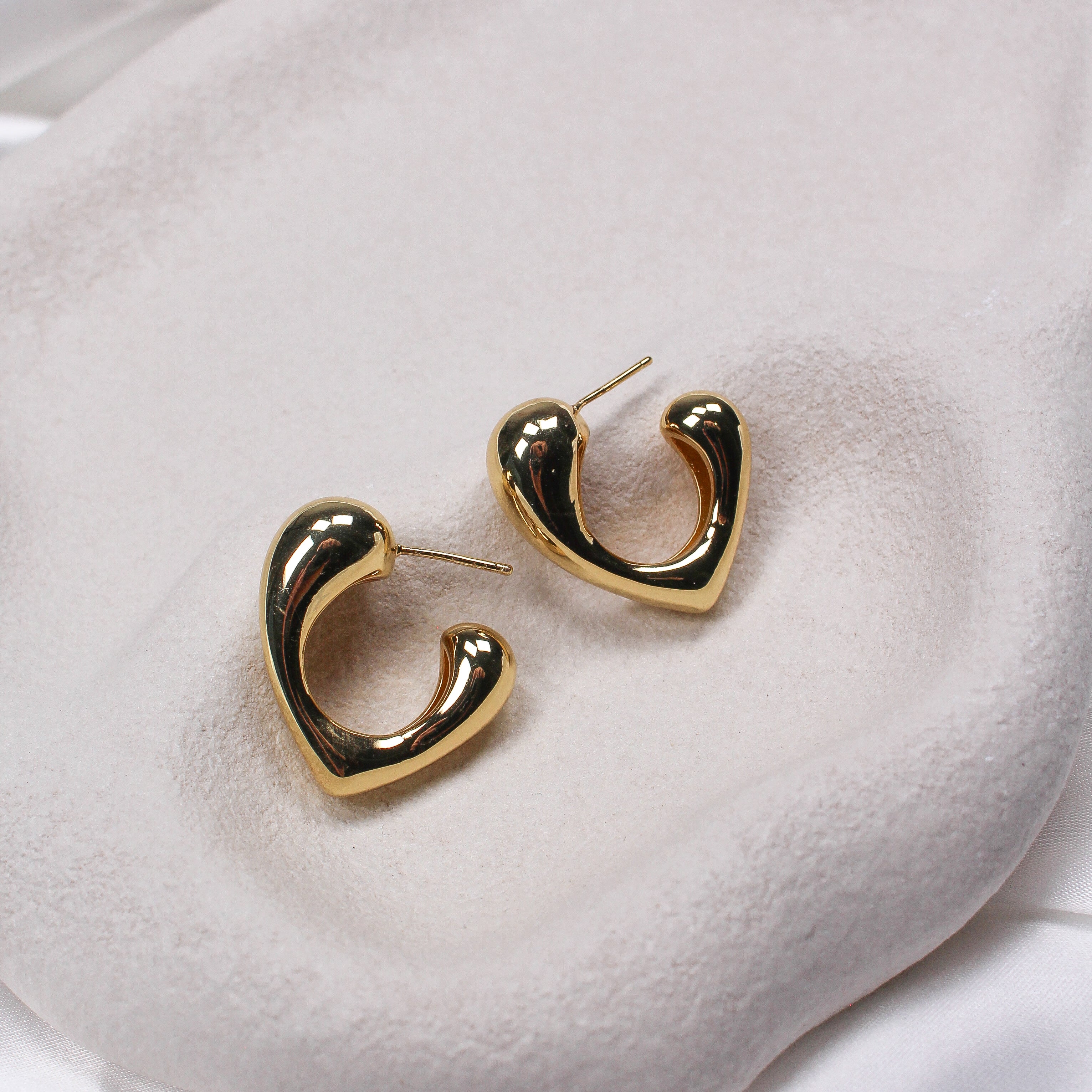 HART EARRINGS - Black & Bloom