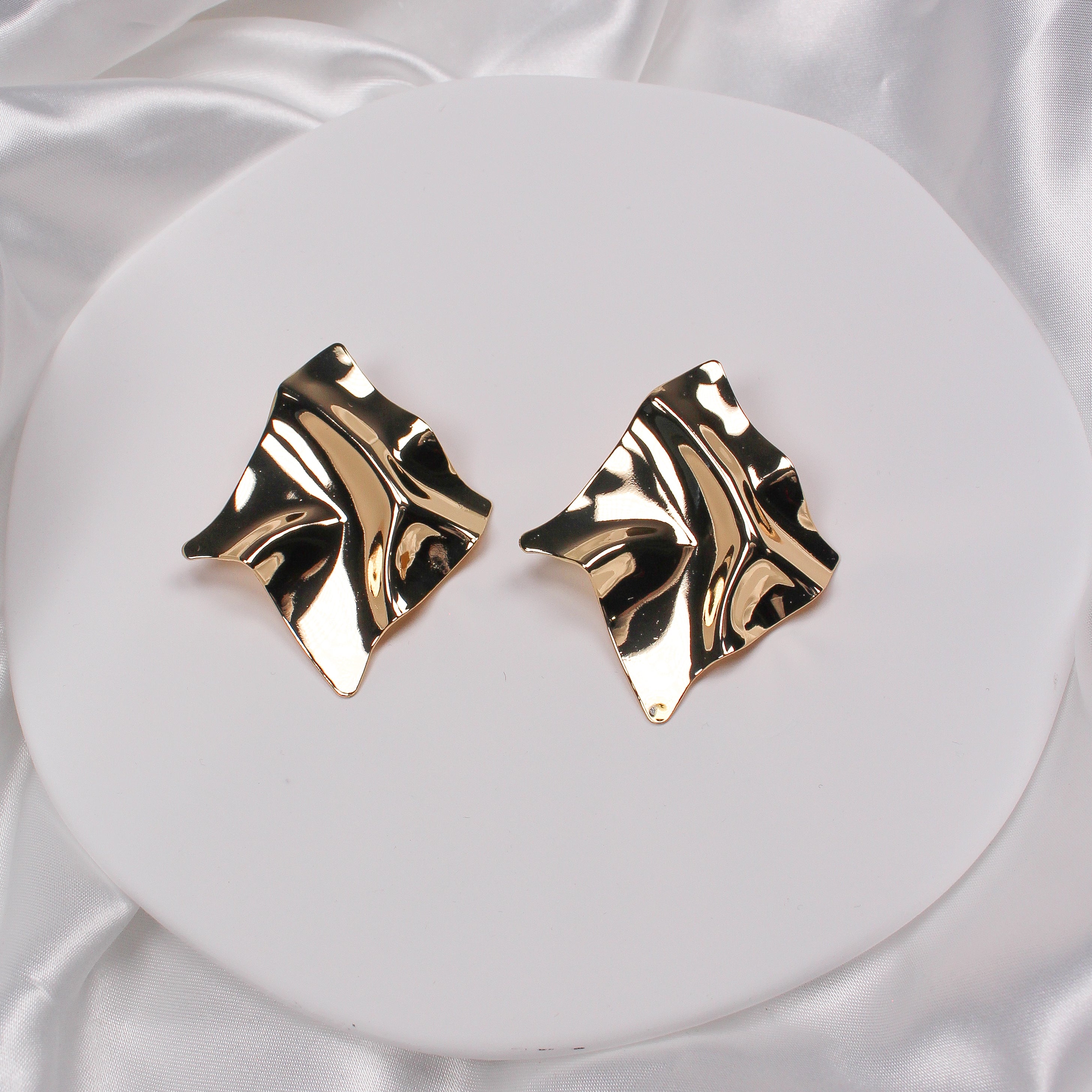 LUNA - GOLD (CLIP ON) - Black & Bloom