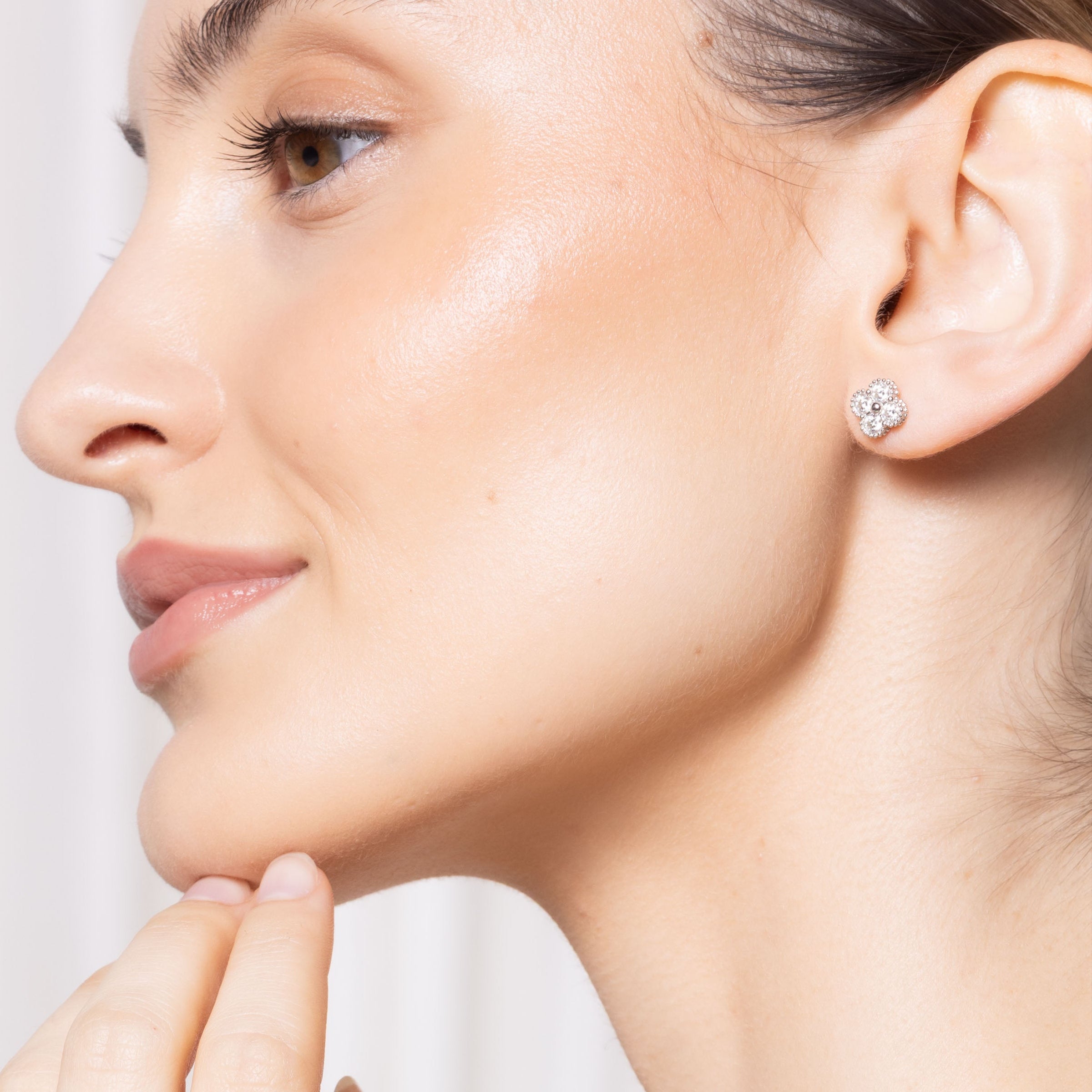 CLOVER MOISSANITE EARRINGS - Black & Bloom