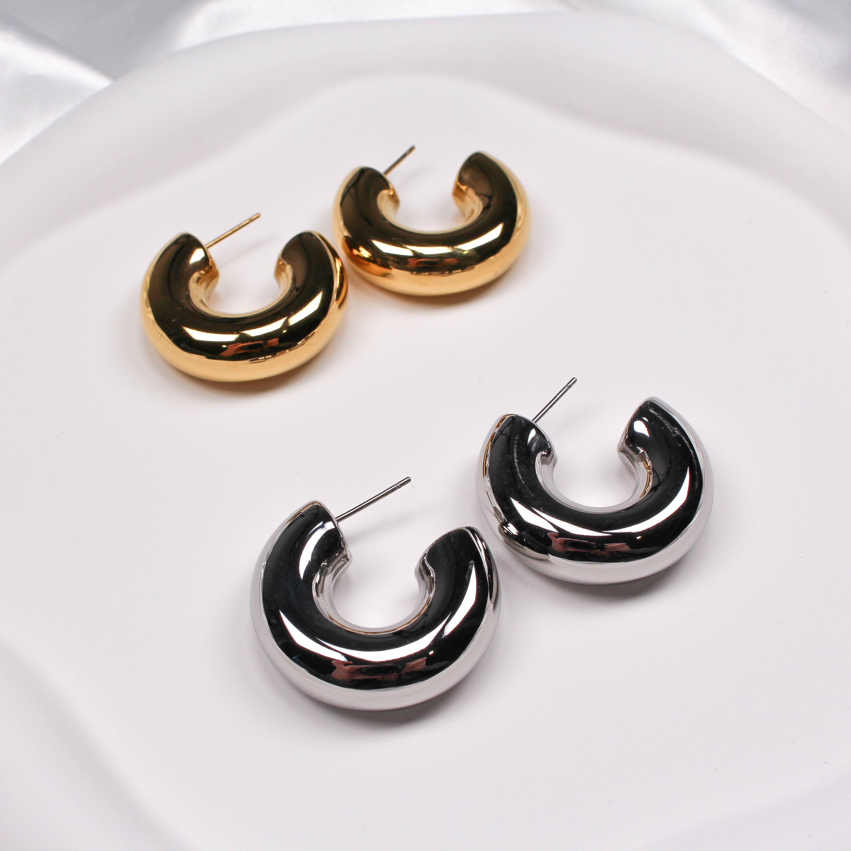 SIENNA EARRINGS SILVER - Black & Bloom