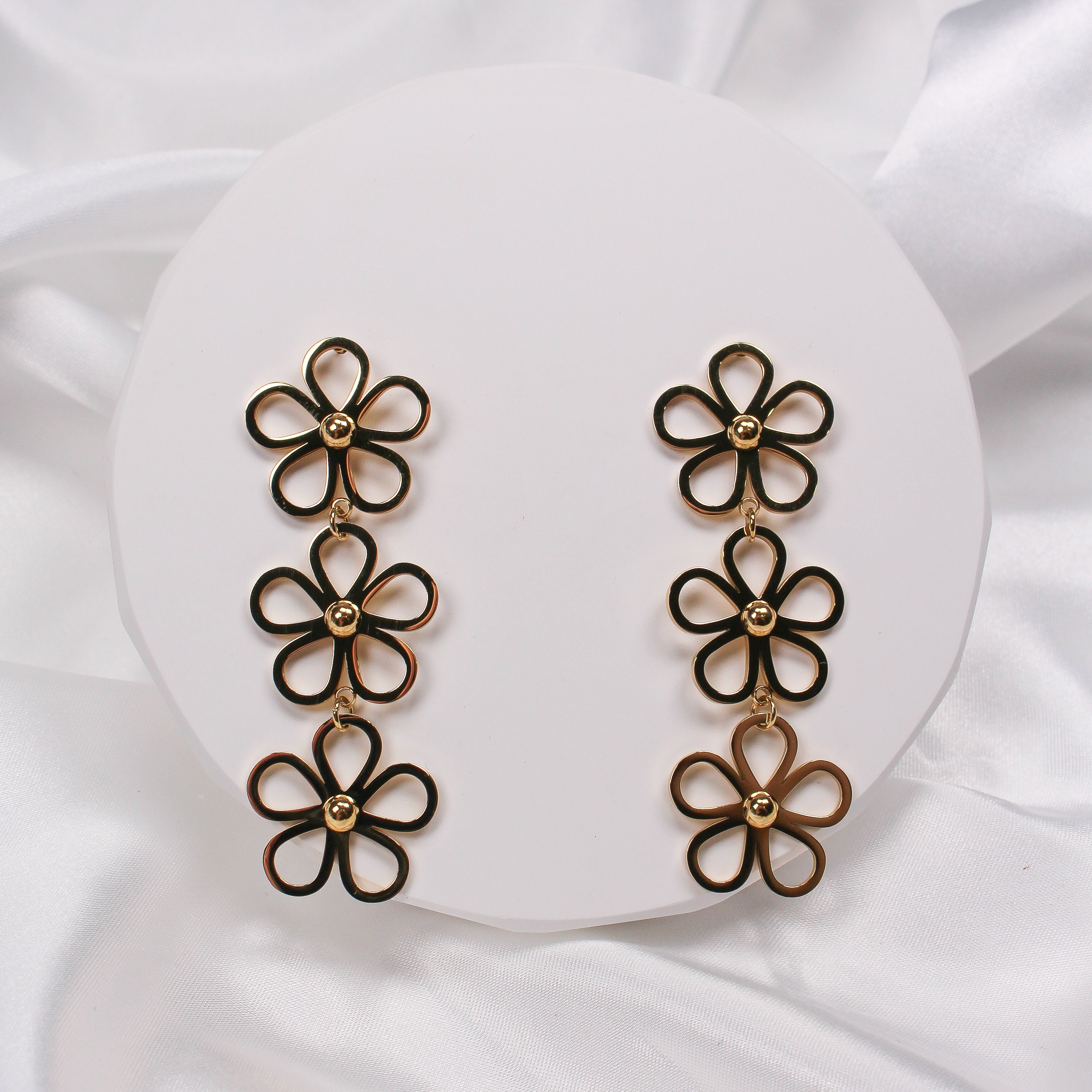 FLEUR EARRINGS - GOLD - Black & Bloom