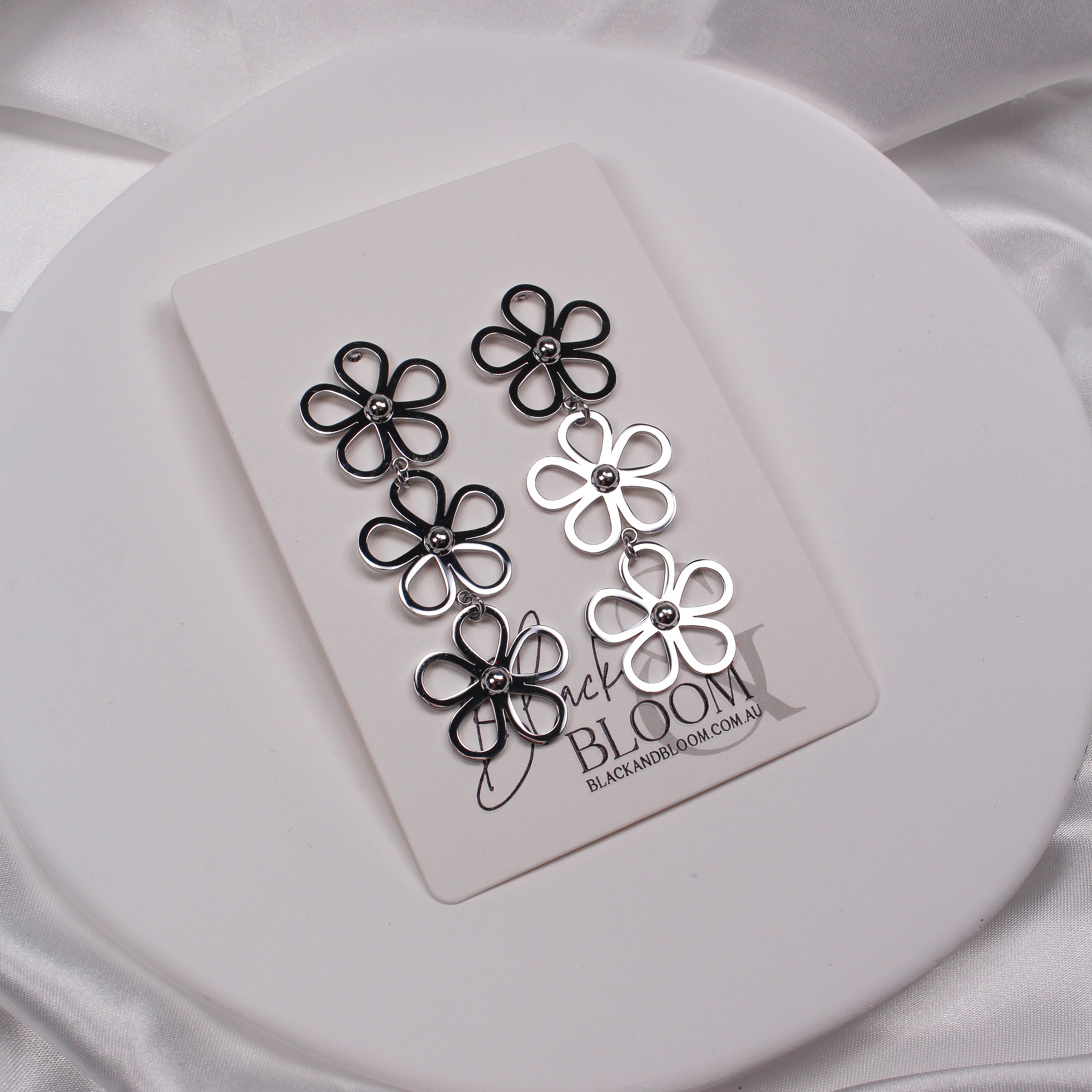 FLEUR EARRINGS - SILVER - Black & Bloom