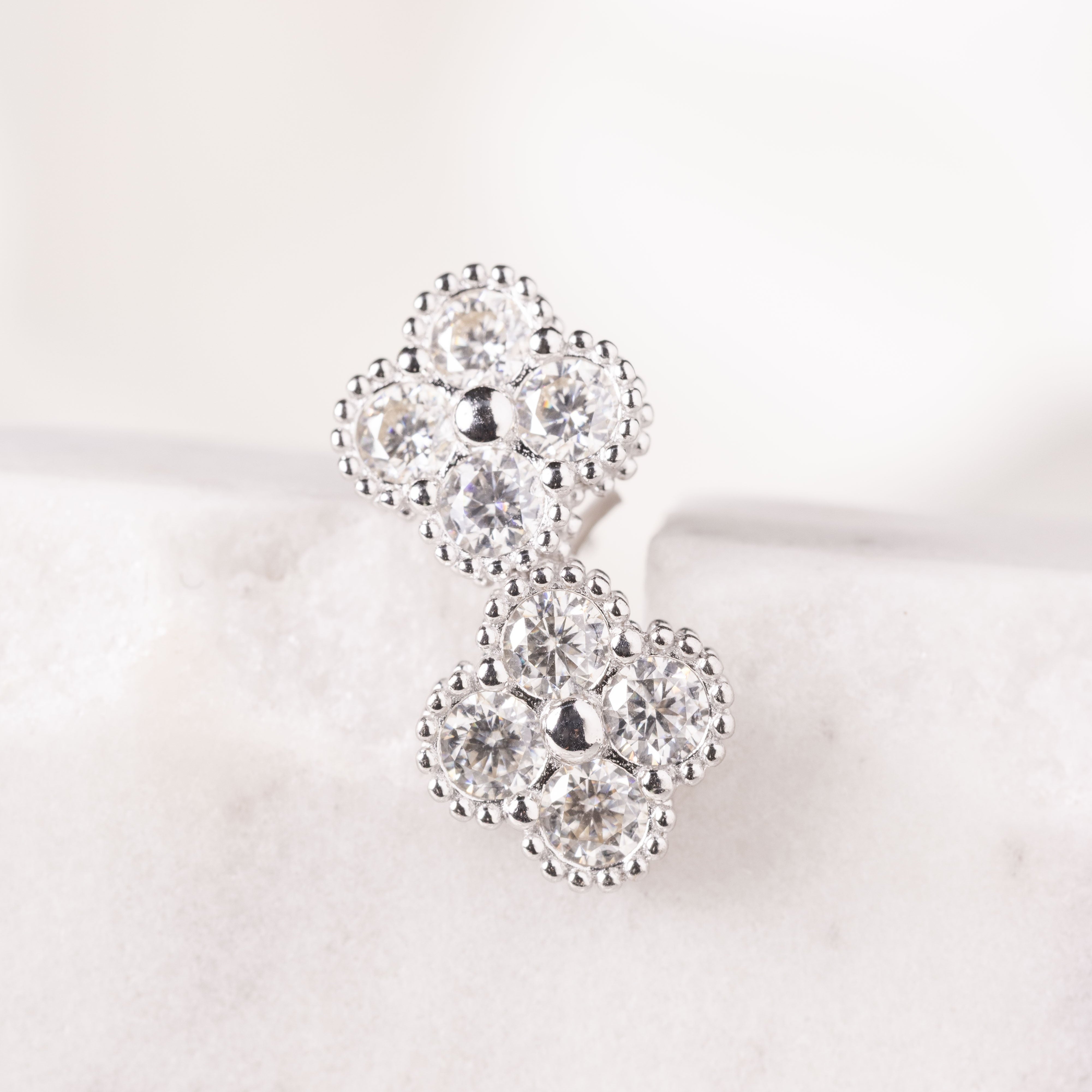 CLOVER MOISSANITE EARRINGS - Black & Bloom